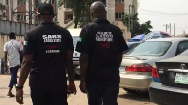 Chaos as SARS Officer reportedly kills colleague while trying to shoot at civilian